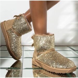UGG Classic Gold Sparkle Mini Bow Sheepskin Cosmos Boots Size 7/38